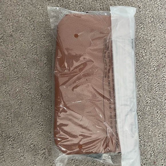 Vegan Leather Wristlet - BRAND NEW - Picture 2 of 2